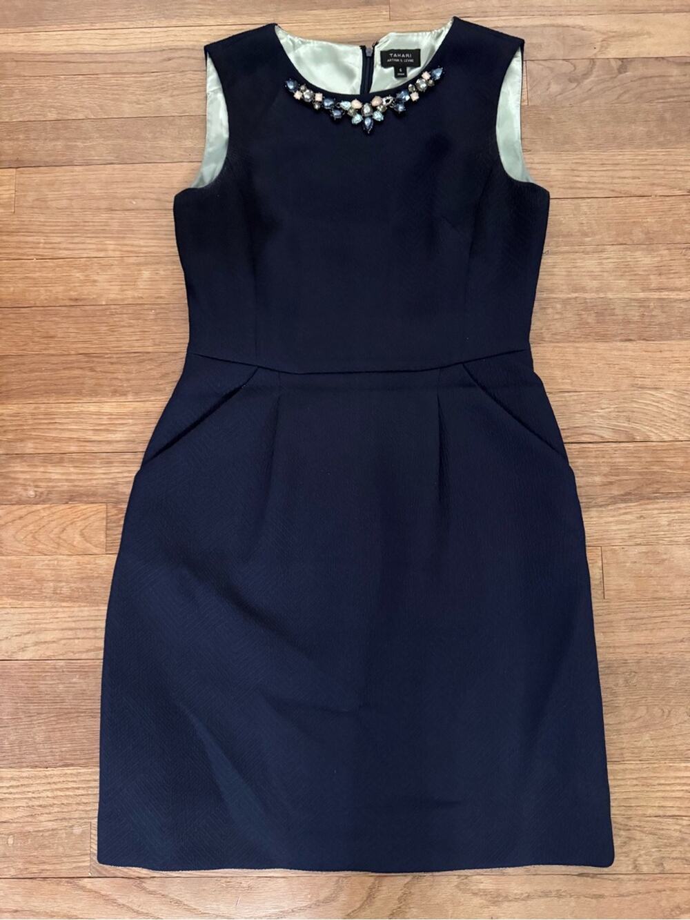 Tahari Arthur S. Levine Women's Blue Knee Length Sheath Dress - Size 6
 b68